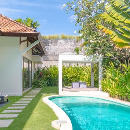 Villa Alice By Villa Finder Seminyak Exteriör bild